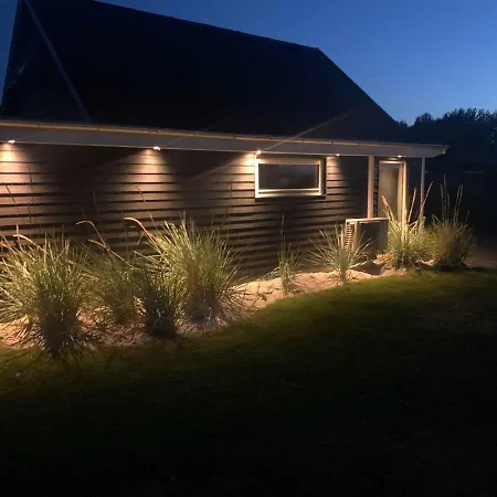 Дом отдыха Summer House With A Hot Tub Near The Sea