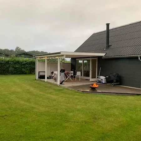Summer House With A Hot Tub Near The Sea *